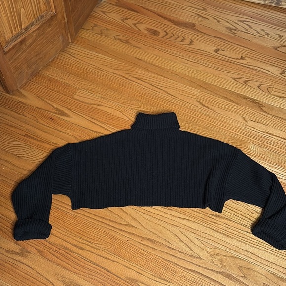 Zara cropped black turtleneck ribbed sweater
Sz S - Picture 6 of 8